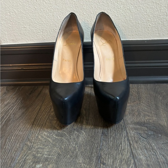Christian Louboutin Black Leather Daffodile Platform Pumps size 39.5 - Picture 2 of 9